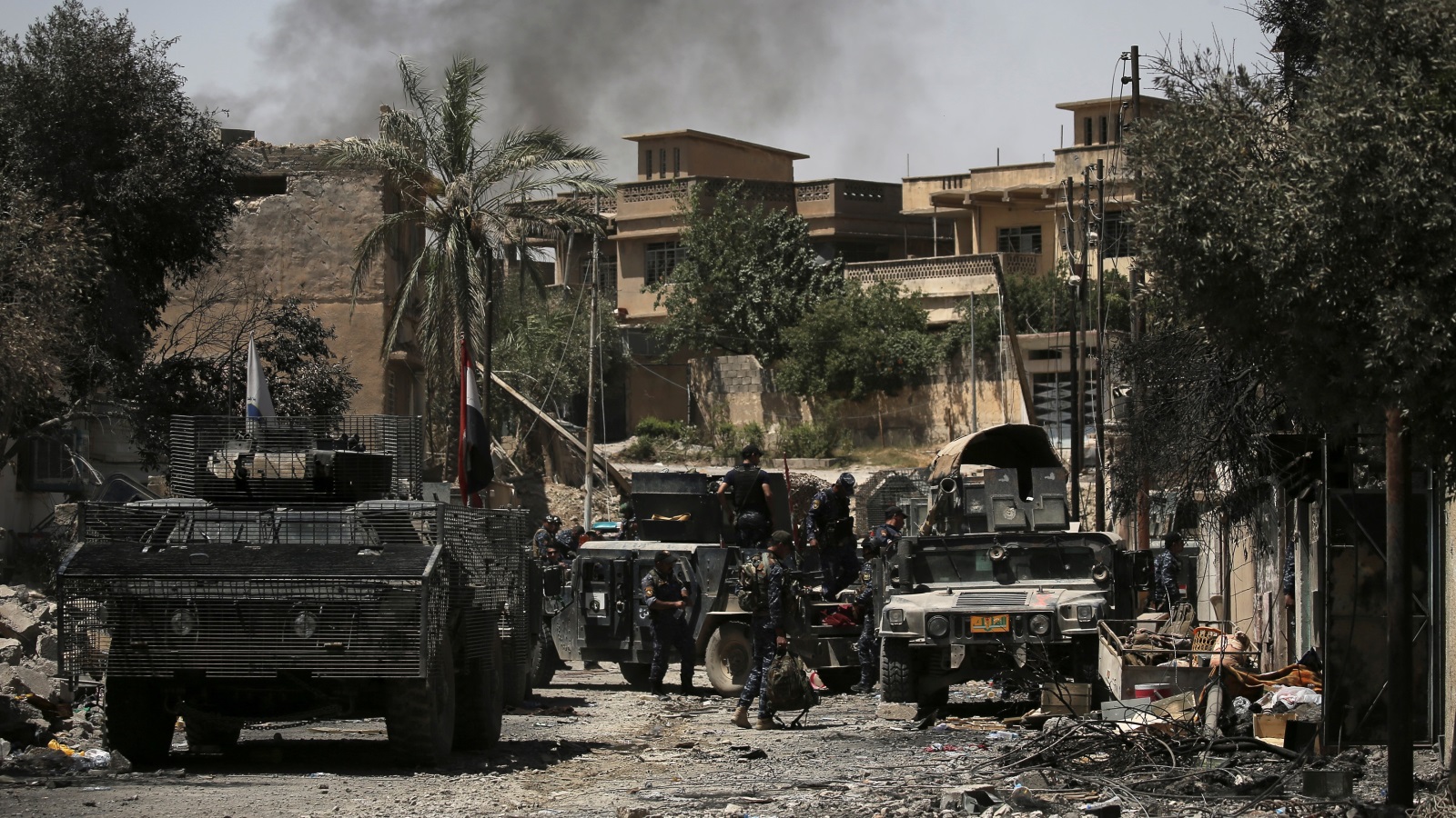 مصادر عسكرية عراقية تتوقع السيطرة على آخر معاقل تنظيم الدولة بالموصل خلال 72 ساعة (رويترز)