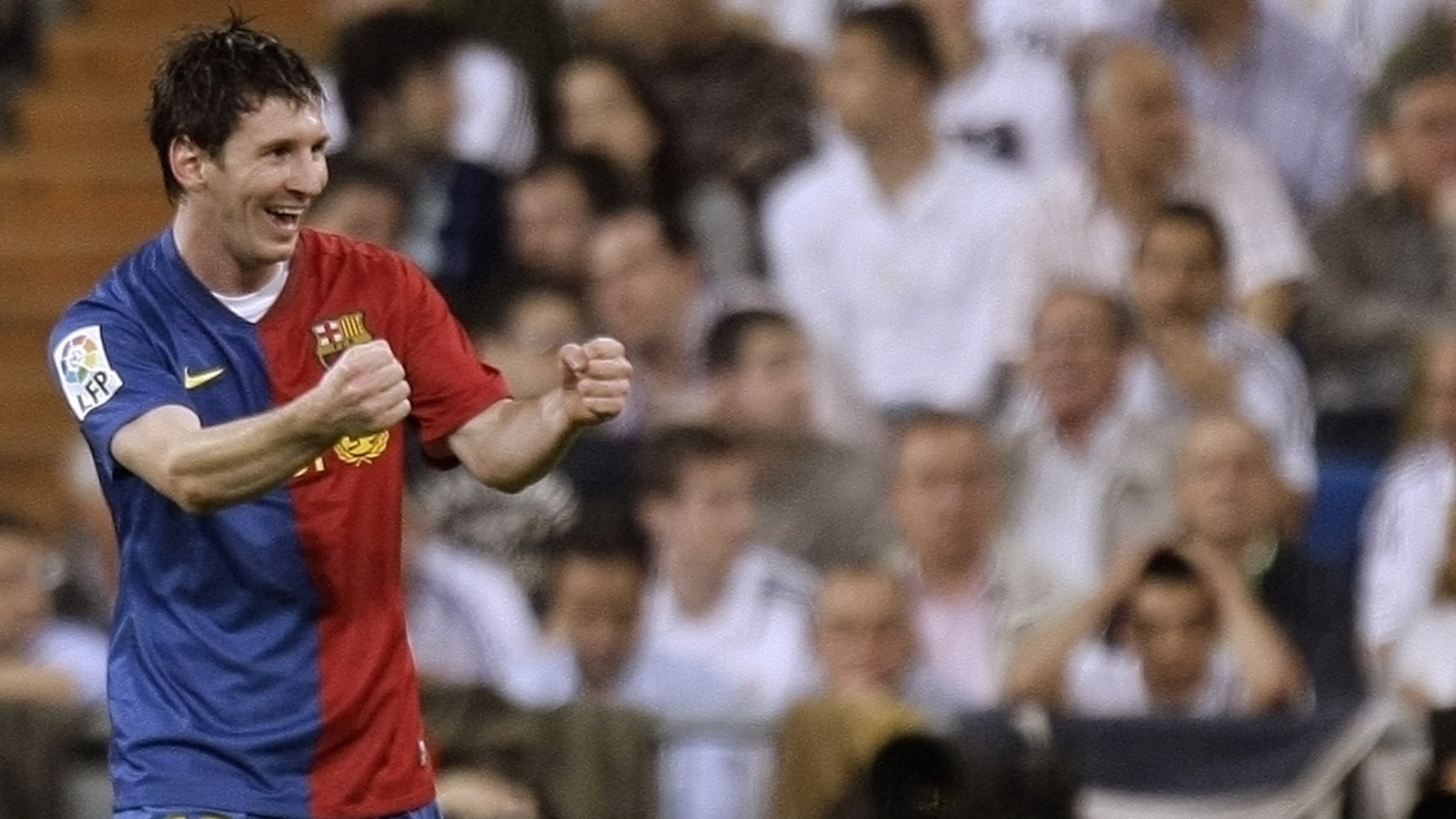 احتفال ميسي بهدفه الثاني في مرمى ريال مدريد 2009 (رويترز)