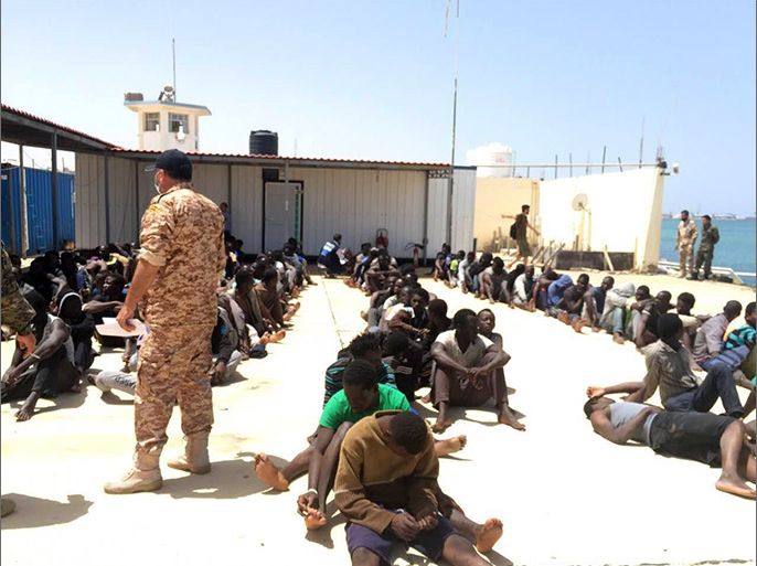انقاذ 168 مهاجر غير نظامي قبالة سواحل طرابلس
