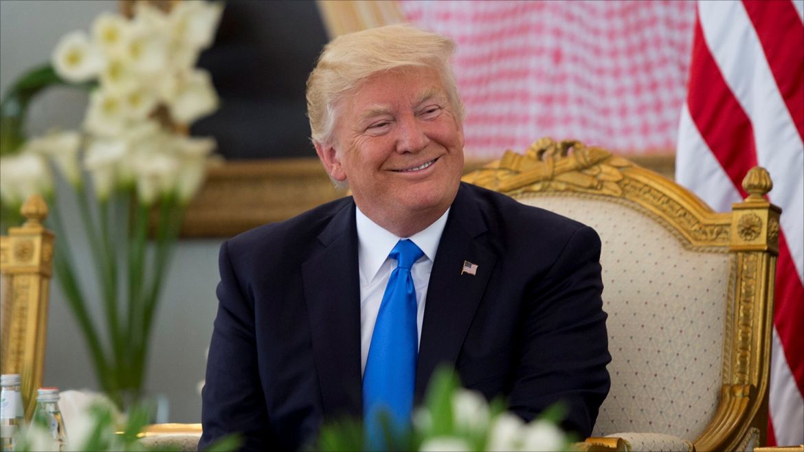 U.S. President Donald Trump has coffee during a reception ceremony in Riyadh, Saudi Arabia, May 20, 2017.Bandar Algaloud/Courtesy of Saudi Royal Court/Handout via REUTERS ATTENTION EDITORS - THIS PICTURE WAS PROVIDED BY A THIRD PARTY. FOR EDITORIAL USE ONLY.  TPX IMAGES OF THE DAY