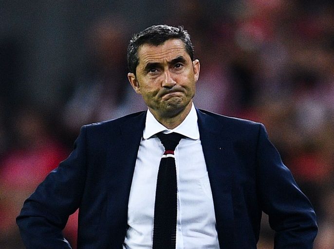 BILBAO, SPAIN - SEPTEMBER 29: Head coach Ernesto Valverde of Athletic Club looks on during the UEFA Europa League Group F match between Athletic Club and SK Rapid Wien at San Mames stadium on September 29, 2016 in Bilbao, Spain. (Photo by David Ramos/Getty Images)