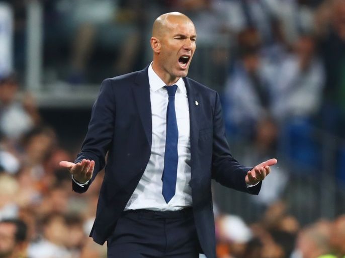 MADRID, SPAIN - MAY 02: Zinedine Zidane head coach of Real Madrid shouts during the UEFA Champions League semi final first leg match between Real Madrid CF and Club Atletico de Madrid at Estadio Santiago Bernabeu on May 2, 2017 in Madrid, Spain. (Photo by Clive Rose/Getty Images)
