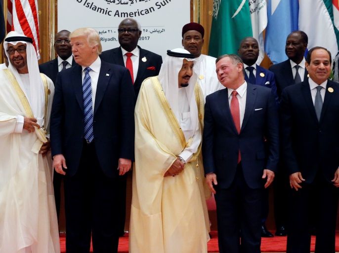 U.S. President Donald Trump poses for a photo with Arab and Islamic countries' leaders during Arab-Islamic-American Summit in Riyadh, Saudi Arabia May 21, 2017. REUTERS/Jonathan Ernst