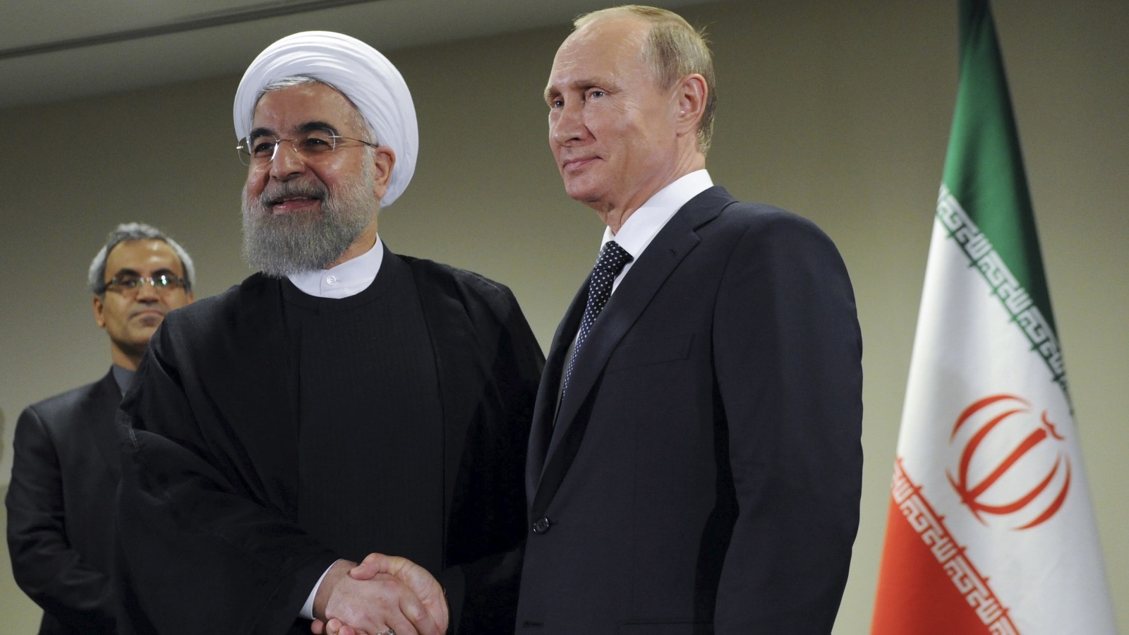 مع تزايد الخطاب المناهض لإيران، ستجد طهران نفسَها مضطرةً إلى حماية مصالحها من خلال تعاون أوثق تعقدُه مع موسكو. بالإضافة إلى ذلك، قد ترى روسيا هذا فرصة لاستحواذ نفوذ أكبر على إيران