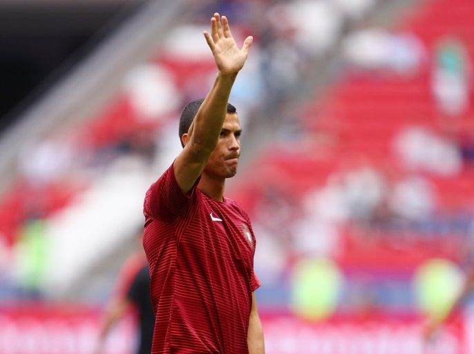 KAZAN, RUSSIA - JUNE 18: Cristiano Ronaldo of Portugal applauds supporters during the warmup prior to the FIFA Confederations Cup Russia 2017 Group A match between Portugal and Mexico at Kazan Arena on June 18, 2017 in Kazan, Russia. (Photo by Ian Walton/Getty Images)