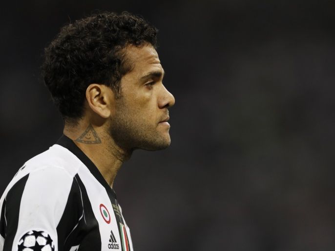 Britain Soccer Football - Juventus v Real Madrid - UEFA Champions League Final - The National Stadium of Wales, Cardiff - June 3, 2017 Juventus' Dani Alves looks dejected after the match Reuters / John Sibley Livepic