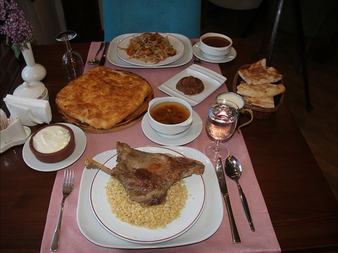 لحم الإوز.. من أشهر الأطباق في ولايتي قارص وأرداهان شرقي تركيا، التي تشهد اقبالا كبيرا في رمضان.
