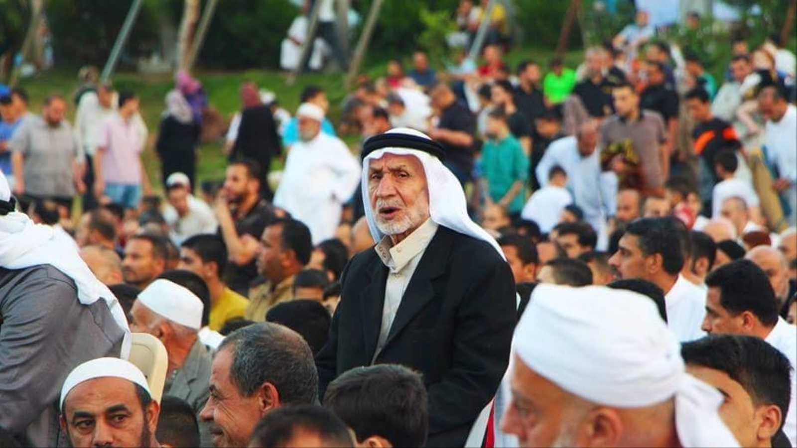 ‪سكان قطاع غزة احتفلوا بالعيد وسط أجواء الحصار وارتفاع الأصوات العربية الناقمة على المقاومة‬ (تويتر)