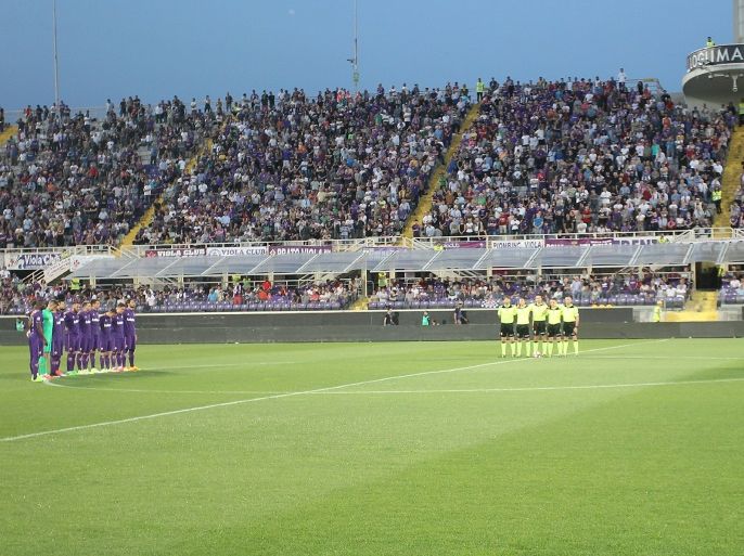 FLORENCE, ITALY - MAY 28: A minute of silence in memory of referee Stefano Farina during the Serie A match between ACF Fiorentina and Pescara Calcio at Stadio Artemio Franchi on May 28, 2017 in Florence, Italy. (Photo by Gabriele Maltinti/Getty Images)