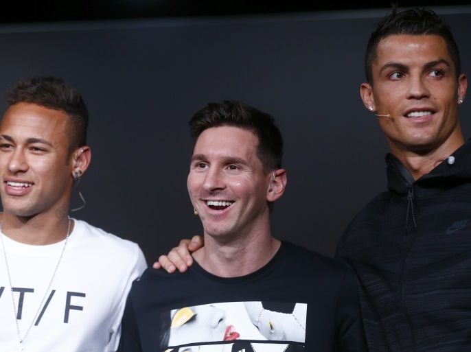 The nominees for the 2015 FIFA World Player of the Year (L-R) FC Barcelona's Neymar of Brazil, his team mate Lionel Messi of Argentina and Real Madrid's Cristiano Ronaldo of Portugal, pose during a news conference prior to the Ballon d'Or 2015 awards ceremony in Zurich, Switzerland, January 11, 2016 REUTERS/Arnd Wiegmann
