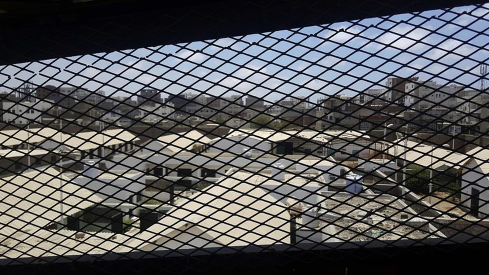 ‪وكالة أسوشيتد برس وثقت 18 سجنا سريا باليمن تديرها الإمارات‬ (أسوشيتد برس)
