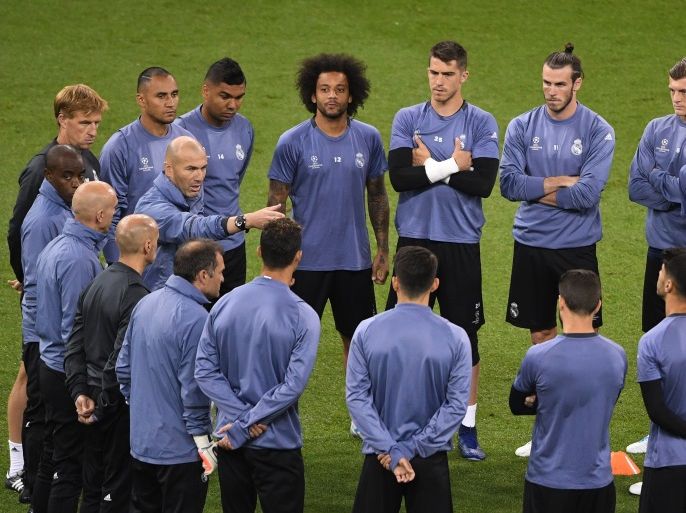 CARDIFF, WALES - JUNE 02: Zinedine Zidane, Manager of Real Madrid gives his team instructions during a Real Madrid training session prior to the UEFA Champions League Final between Juventus and Real Madrid at the National Stadium of Wales on June 2, 2017 in Cardiff, Wales. (Photo by Michael Regan/Getty Images)