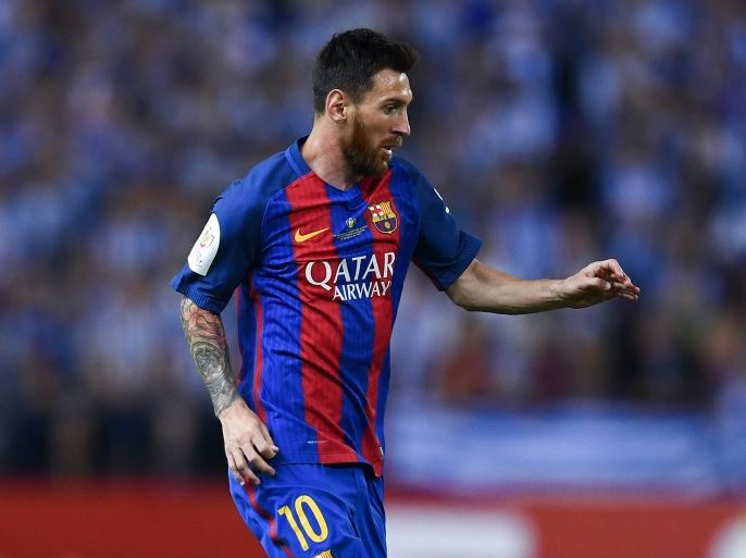 MADRID, SPAIN - MAY 27: Lionel Messi of FC Barcelona runs with the ball during the Copa Del Rey Final between FC Barcelona and Deportivo Alaves at Vicente Calderon stadium on May 27, 2017 in Madrid, Spain. (Photo by David Ramos/Getty Images)