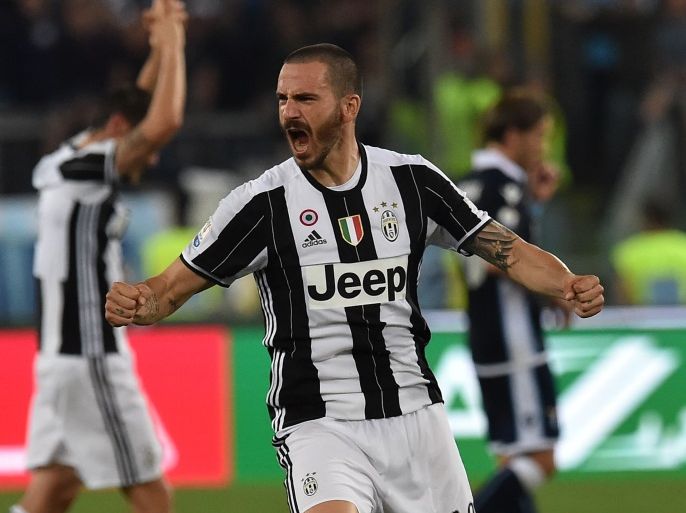 ROME, ITALY - MAY 17: Leonardo Bonucci of Juventus FC celebrates the victory after the TIM Cup Final match between SS Lazio and Juventus FC at Olimpico Stadium on May 17, 2017 in Rome, Italy. (Photo by Giuseppe Bellini/Getty Images)