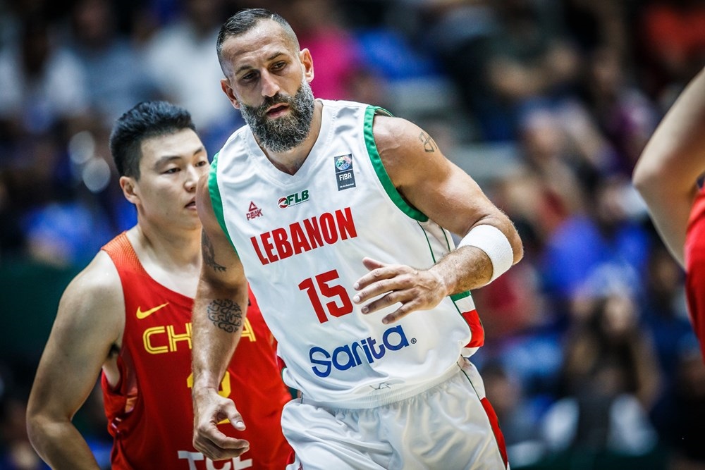 نجم كرة السلة اللبنانية فادي الخطيب في مباراة لبنان - الصين ( فيبا - FIBA )