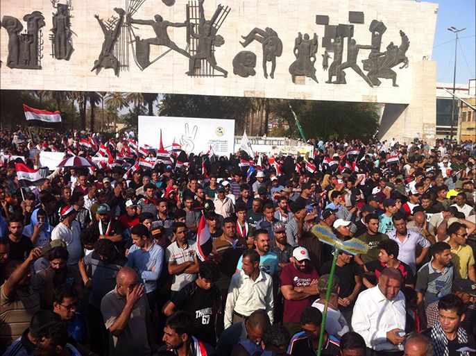 جانب من التظاهرات التي دعا اليها زعيم التيار الصدري انصاره احتجاجاً على تعديلات قانون الانتخابات (3).