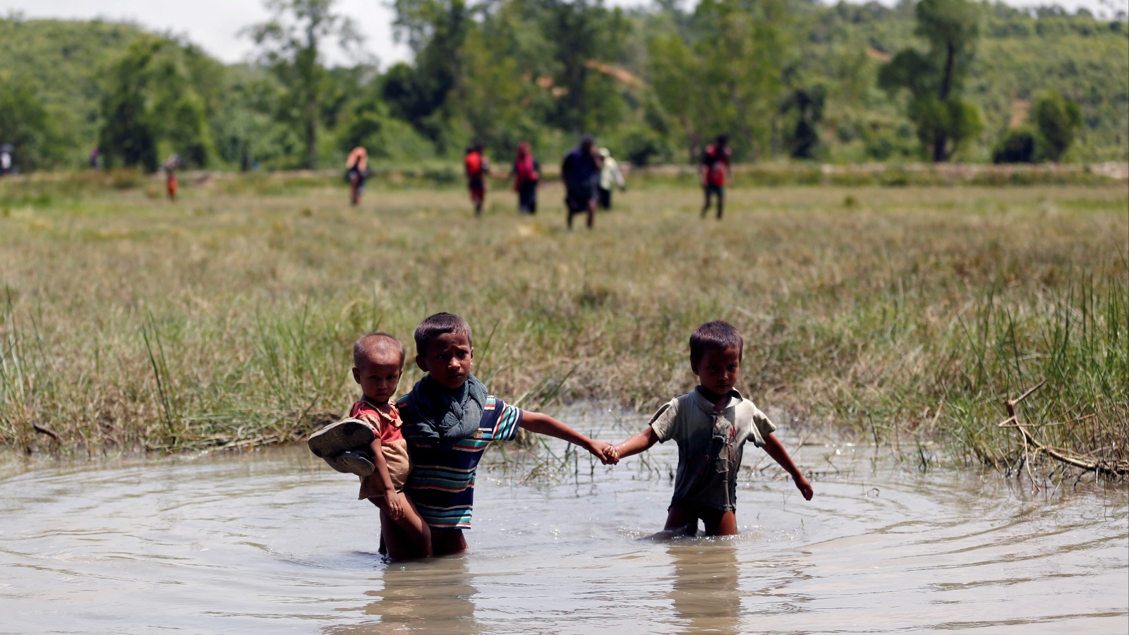 ‪غوتيريش يناشد بنغلاديش السماح للفارين من العنف بالتماس الأمان في أراضيها‬ (رويترز)