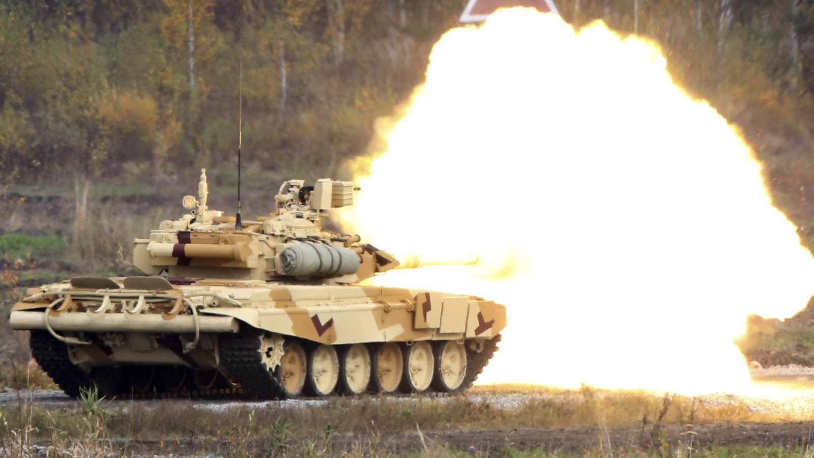 نشرت روسيا أنظمتها الدفاعية وعشرات دبابات الـ 