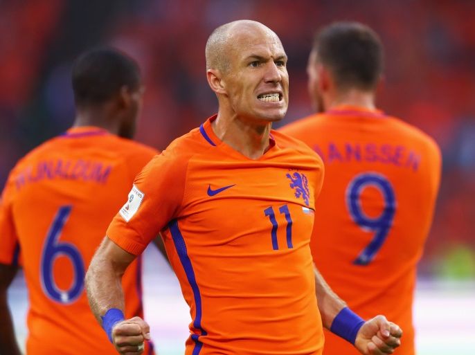 AMSTERDAM, NETHERLANDS - SEPTEMBER 03: Arjen Robben of the Netherlands celebrates scoring his teams second goal of the game during the FIFA 2018 World Cup Qualifier between the Netherlands and Bulgaria held at The Amsterdam ArenA on September 3, 2017 in Amsterdam, Netherlands. (Photo by Dean Mouhtaropoulos/Getty Images)