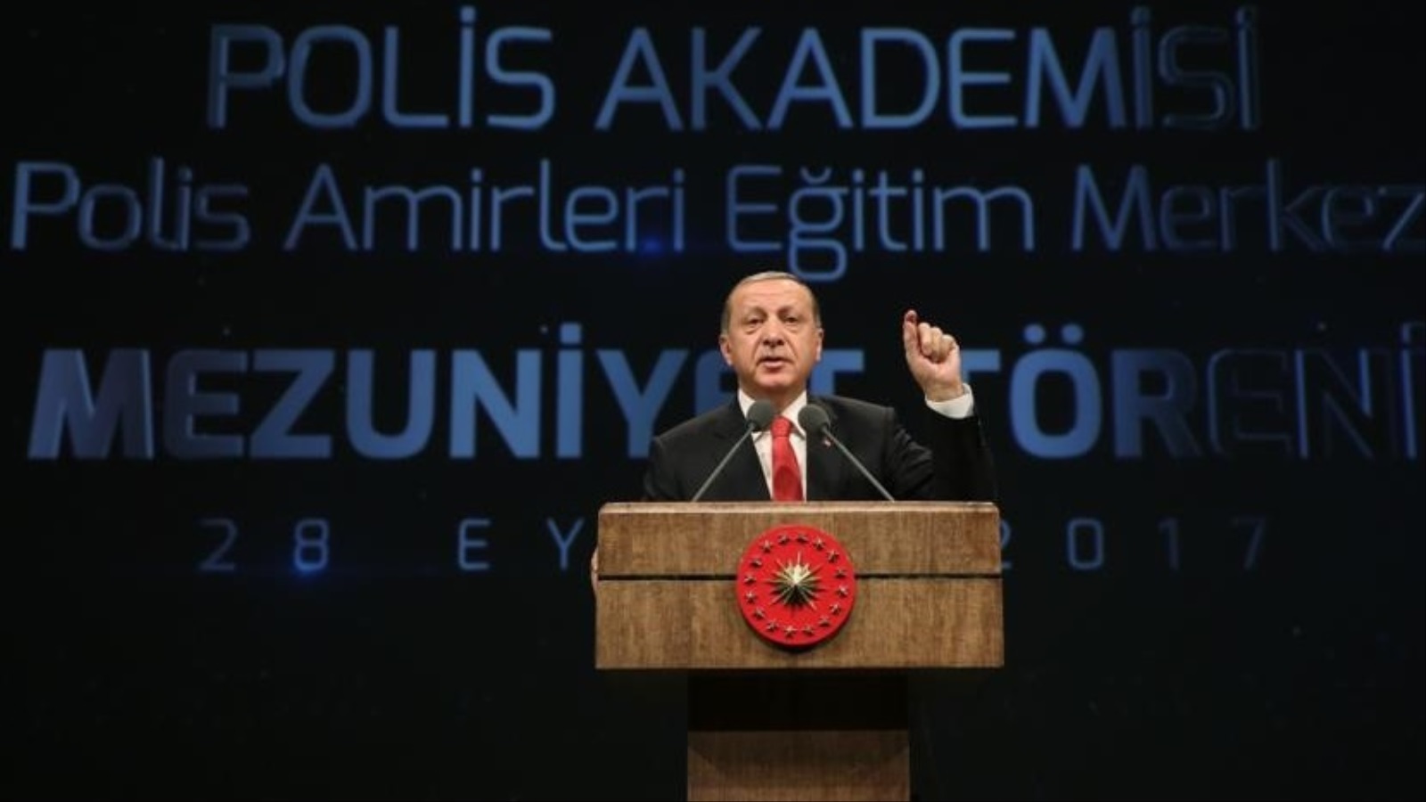 ‪أردوغان وصف استفتاء كردستان العراق بأنه نار ستحرق من أشعلها‬ (الأناضول)
