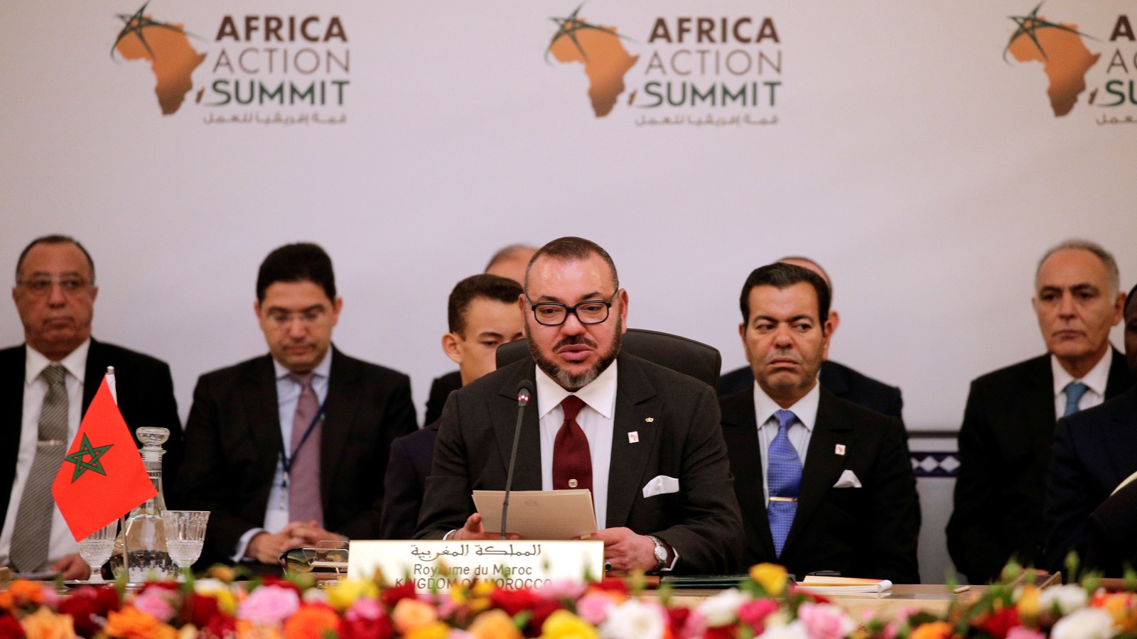 وقعَّ المغرب منذ انطلاق الألفية الجديدة حوالي ألف معاهدة واتفاقية مع مختلف بلدان القارة الأفريقية، وقام الملك بـ 46 زيارة لـ 25 دولة أفريقية في نفس الفترة (رويترز)