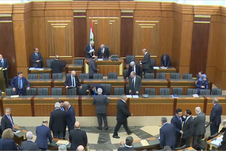 مجلس النواب اللبناني يقر مشروع قانون الضرائب