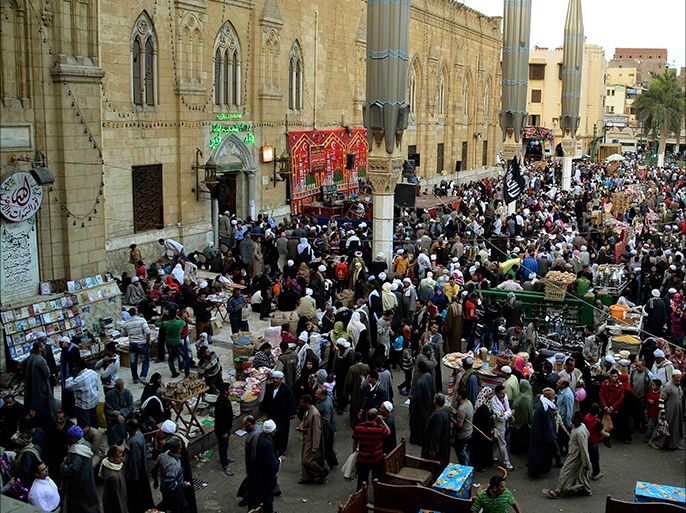 صورة لأحد المناطق بالقاهرة تظهر جانبا من كثافة المصريين