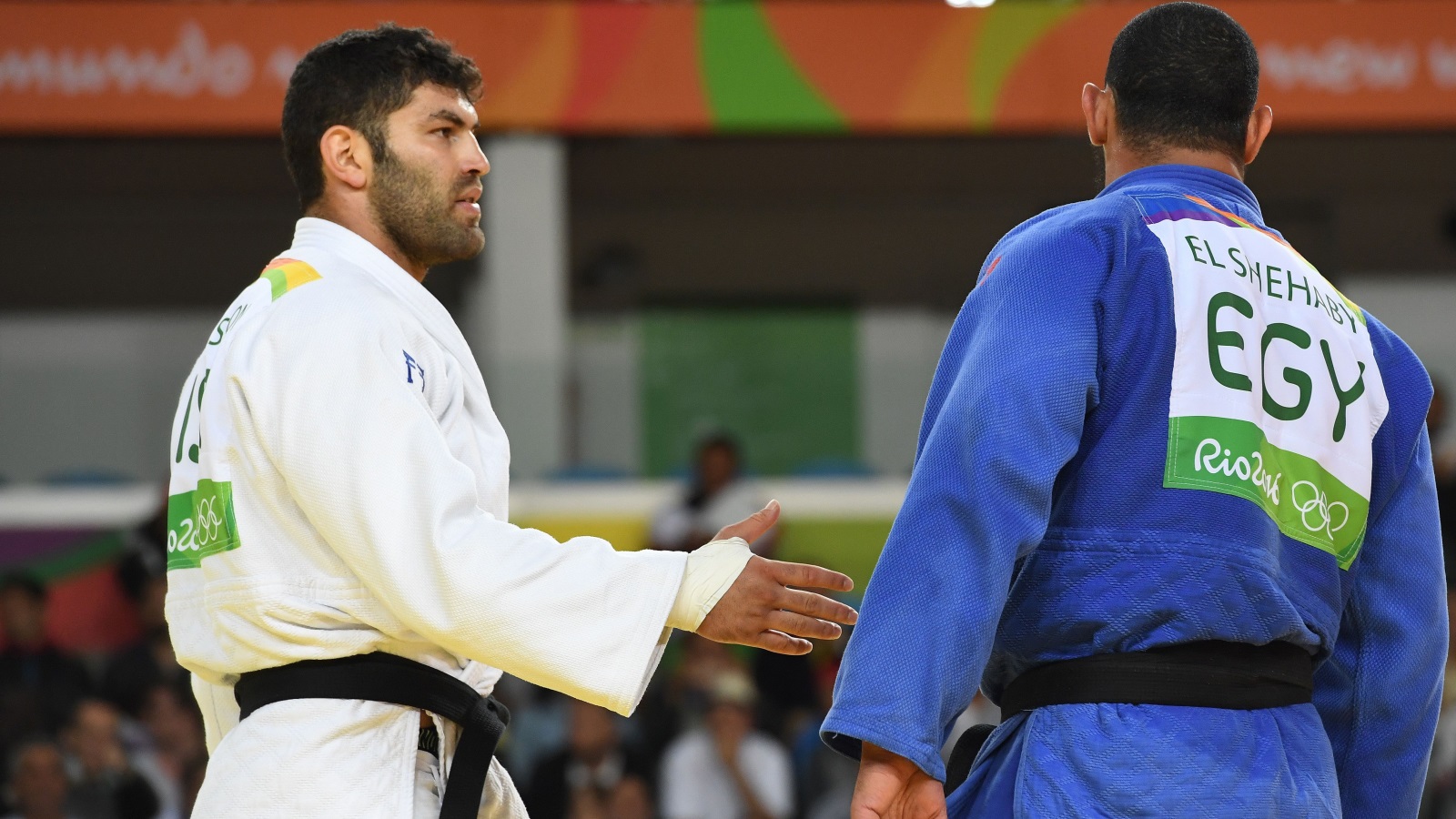 الشهاوبي رفض مصافحة منافسه الإسرائيلي بعد خسارته في أولمبياد ريو (غيتي)