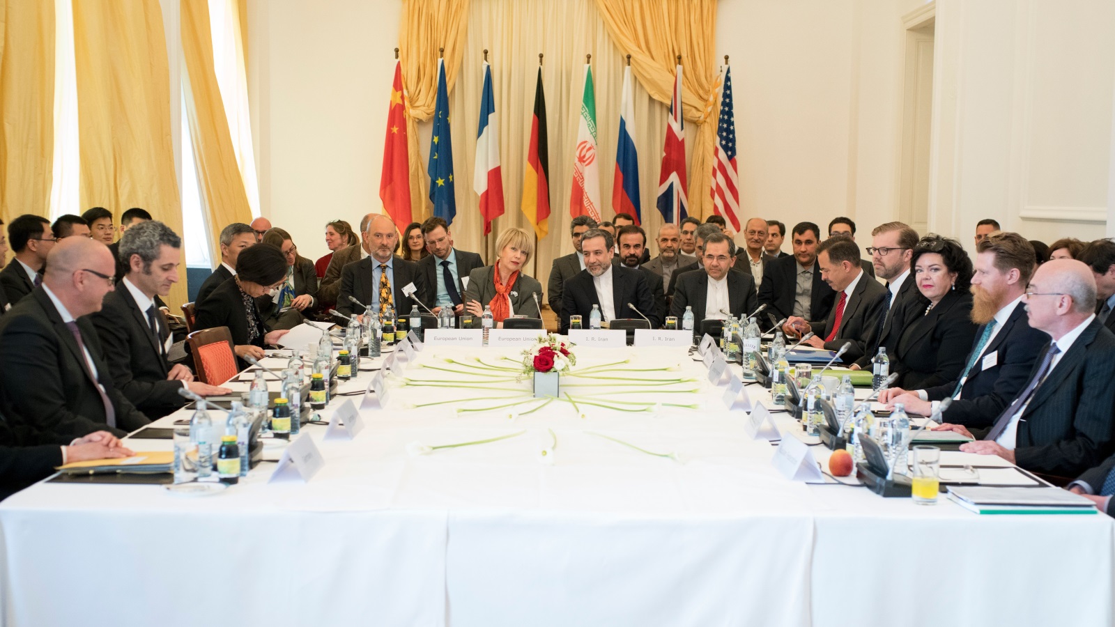 ينبغي على الولايات المتحدة والجهات الفاعلة الدوليّة الأخرى أن تستفيد من الوقت الذي وفّره الاتفاق النوويّ للبدء في التخطيط لإمكانية أن تتخلى إيران عن فرصة طمأنة المجتمع الدوليّ