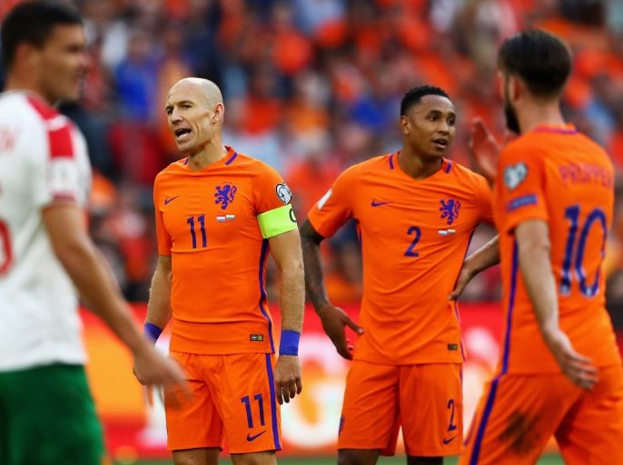AMSTERDAM, NETHERLANDS - SEPTEMBER 03: Arjen Robben #11 of the Netherlands looks on during the FIFA 2018 World Cup Qualifier between the Netherlands and Bulgaria held at The Amsterdam ArenA on September 3, 2017 in Amsterdam, Netherlands. (Photo by Dean Mouhtaropoulos/Getty Images)