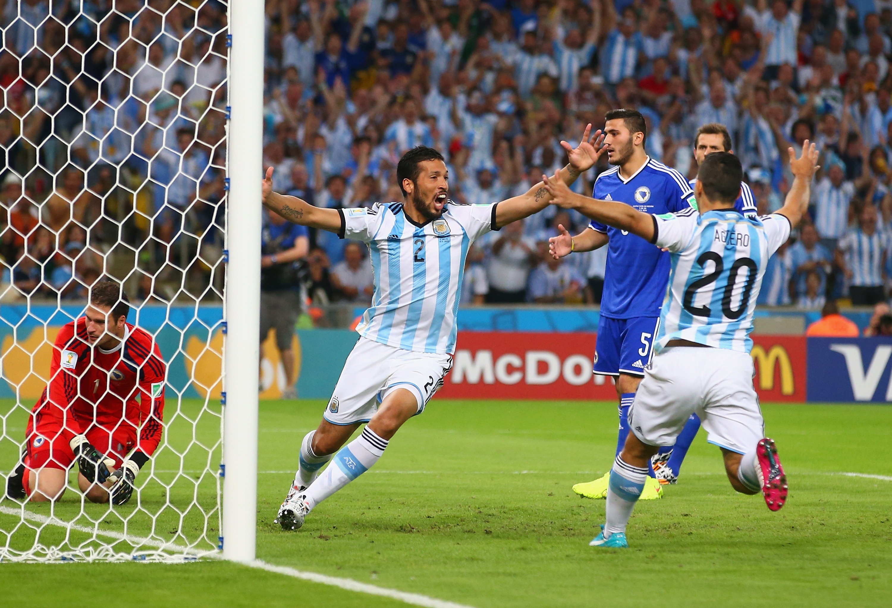 كولازيناك مٌندهِشًا بعد إحرازه هدفًا بمرمى منتخب بلاده أمام الأرجنتين في مباراة المنتخبين بكأس العالم الماضية في البرازيل 15 (يونيو/حزيران) 2014 (غيتي)