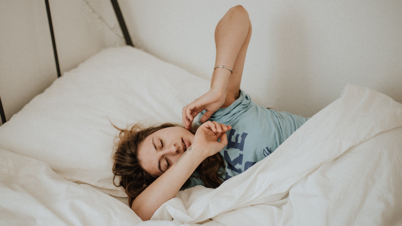 من العلامات المبكرة للإنذار بالإصابة بمرض ألمزهايمر، هو الأرق واضطرابات النوم، التي قد تسبق الإصابة بعدة سنوات