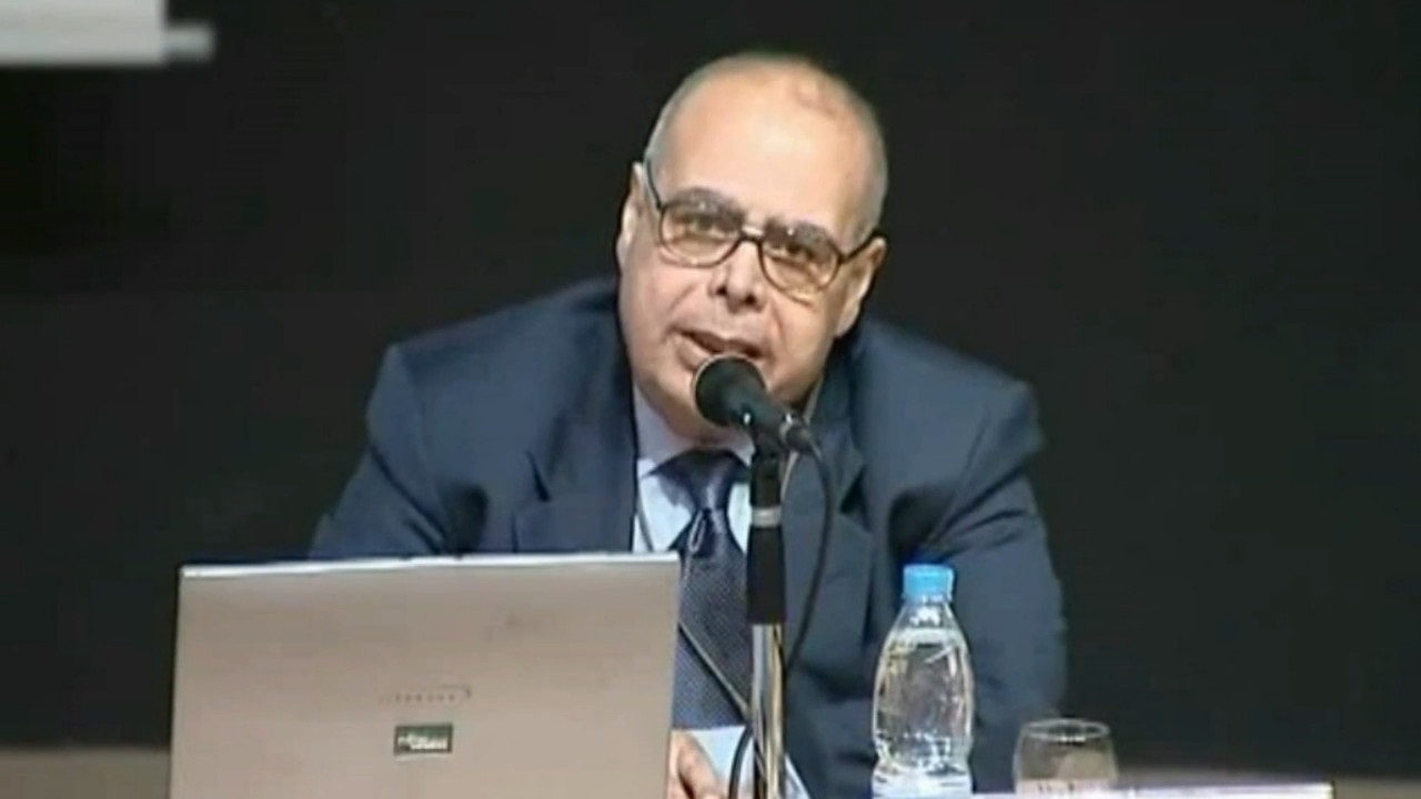 الأكاديمي المصري نصر حامد أبو زيد (1943-2010م) (مواقع التواصل)