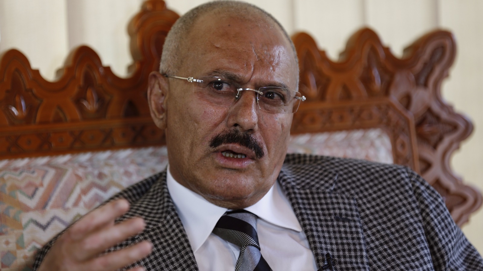 اليوم يعول معارضي صالح والتحالف على رقصة أخرى لصالح على رؤوس حلفائه الحاليين -الحوثيين- باعتباره موهوبا في هذا المجال