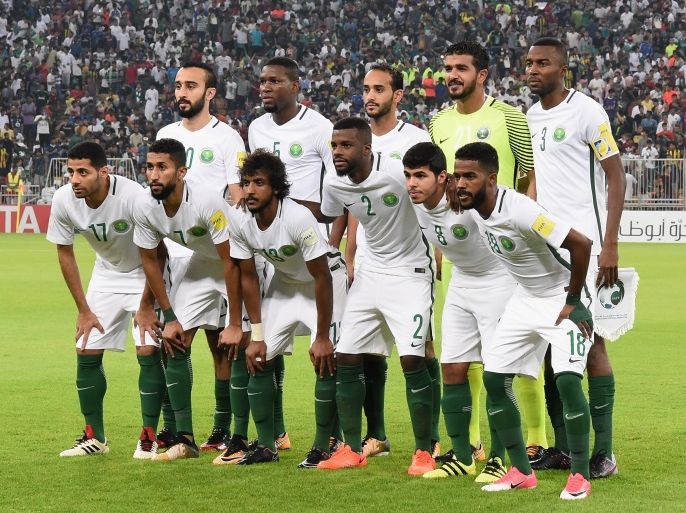 JEDDAH, SAUDI ARABIA - SEPTEMBER 05: Saudi Arabia players line up for the team photos prior to the FIFA World Cup qualifier match between Saudi Arabia and Japan at the King Abdullah Sports City on September 5, 2017 in Jeddah, Saudi Arabia. (Photo by Kaz Photography/Getty Images)