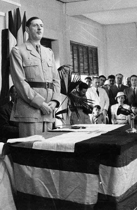  شارل ديغول في مؤتمر برازفيلد عام 1944 (مواقع التواصل)