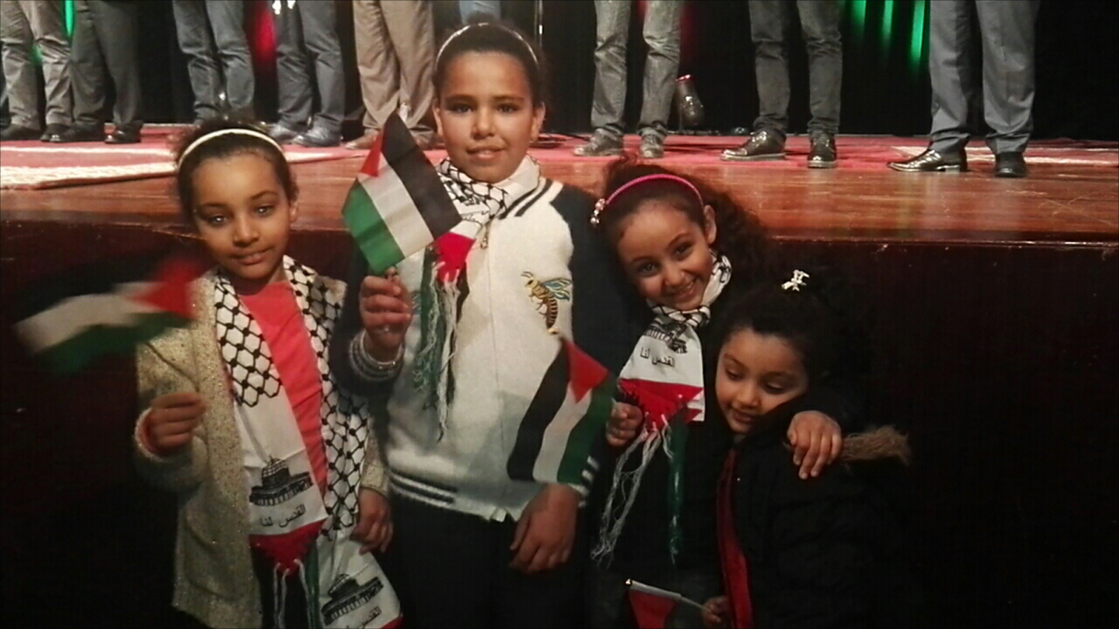 ‪أطفال في المهرجان الاحتفالي بأسرى فلسطين المحررين‬ أطفال في المهرجان الاحتفالي بأسرى فلسطين المحررين (الجزيرة)