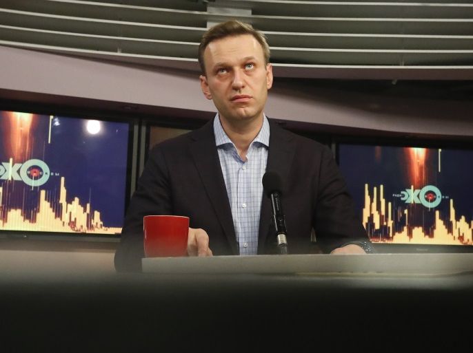 Russian opposition leader Alexei Navalny is on air at the radio station Echo of Moscow in Moscow, Russia December 27, 2017. REUTERS/Sergei Karpukhin