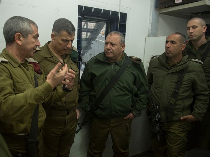 رئيس هيئة الأركان الجيش الإسرائيلي، غادي آيزنكوت، خلال تفقده للوحدات العسكرية أصدر أوامر لتكون الوحدات على أهبة الاستعداد لأي طارئ.