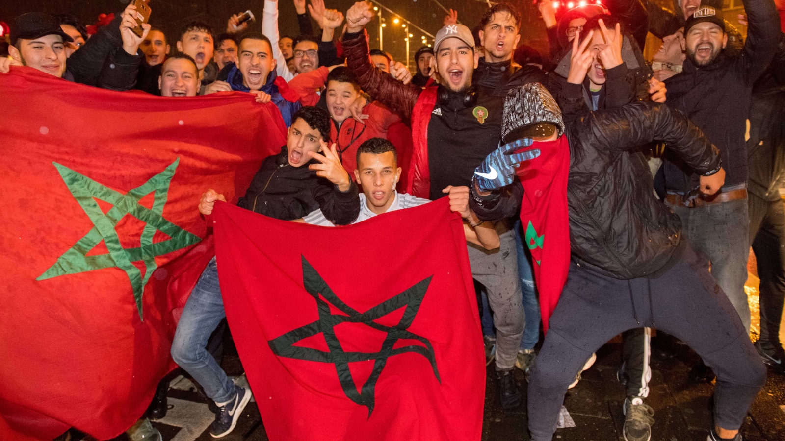 مشجعو منتخب المغرب في أمستردام يحتفلون بتأهل المغرب لكأس العالم 2018  (الأوروبية)