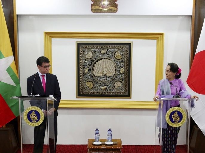epa06432457 Myanmar's State Counselor and Foreign Minister Aung San Suu Kyi (R) speaks to the media during a joint press conference with Japanese Foreign Minister Taro Kono (L) after their meeting at Ministry of Foreign Affairs in Naypyitaw, Myanmar, 12 January 2018. Taro Kono will visit Sittwe, Rakhine State, in Myanmar. He is on an official visit to Myanmar from 11 to 13 January. EPA-EFE/HEIN HTET / POOL