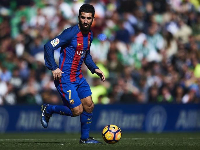 SEVILLE, SPAIN - JANUARY 29: Arda Turan of FC Barcelona in action during La Liga match between Real Betis Balompie and FC Barcelona at Benito Villamarin Stadium on January 29, 2017 in Seville, Spain. (Photo by Aitor Alcalde/Getty Images)