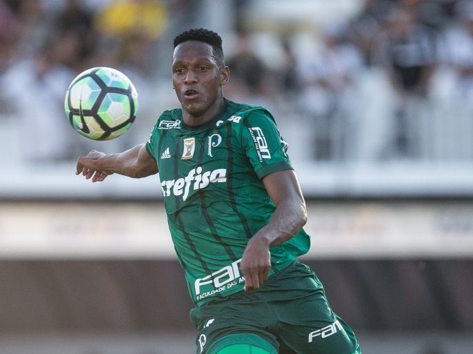 CAMPINAS, BRAZIL - JUNE 25: Yerry Mina #26 of Palmeiras in action during the match between Ponte Preta and Palmeiras as a part of Campeonato Brasileiro 2017 at Moises Lucarelli Stadium on June 25, 2017 in Campinas, Brazil. (Photo by Ricardo Nogueira/Getty Images)