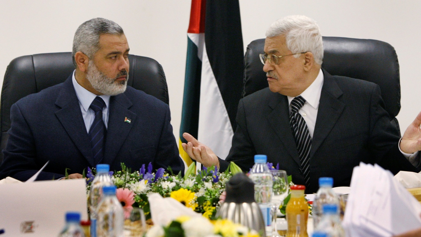 كان بوسع الرئيس عباس أن يتقدّم في طريق المصالحة الوطنية، بما يجعلُ الجبهة الفلسطينية أقوى في وجه الاحتلال، وأمام العالم أجمع، لكنّه أمعن في التنكيل بغزة