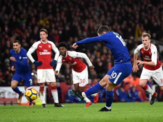 LONDON, ENGLAND - JANUARY 03: Eden Hazard of Chelsea scores his sides first goal from the penalty spot during the Premier League match between Arsenal and Chelsea at Emirates Stadium on January 3, 2018 in London, England. (Photo by Shaun Botterill/Getty Images)