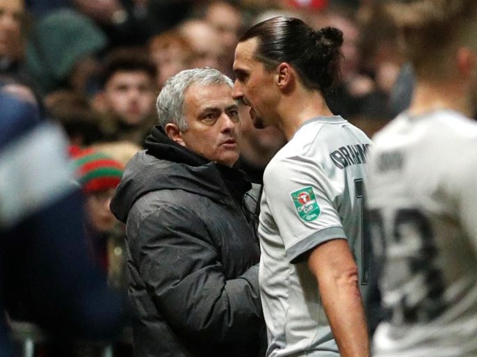 Soccer Football - Carabao Cup Quarter Final - Bristol City vs Manchester United - Ashton Gate Stadium, Bristol, Britain - December 20, 2017 Manchester United manager Jose Mourinho shakes hands with Zlatan Ibrahimovic as he is substituted Action Images via Reuters/John Sibley EDITORIAL USE ONLY. No use with unauthorized audio, video, data, fixture lists, club/league logos or