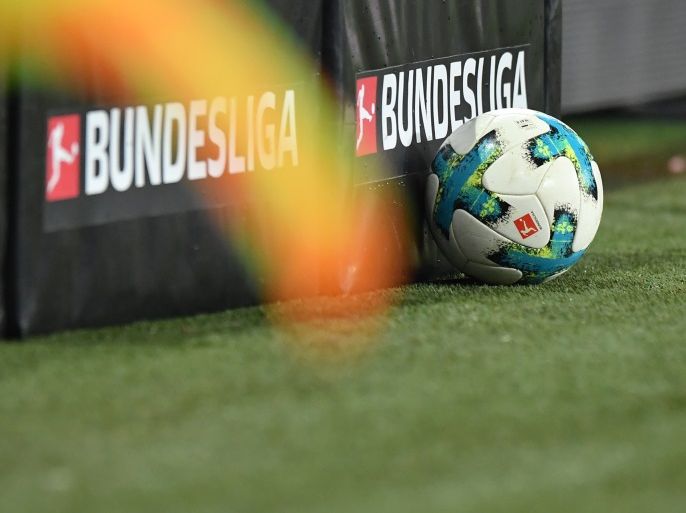 AUGSBURG, GERMANY - JANUARY 13: A ball lies next to the Bundesliga logo during the Bundesliga match between FC Augsburg and Hamburger SV at WWK-Arena on January 13, 2018 in Augsburg, Germany. (Photo by Sebastian Widmann/Bongarts/Getty Images)