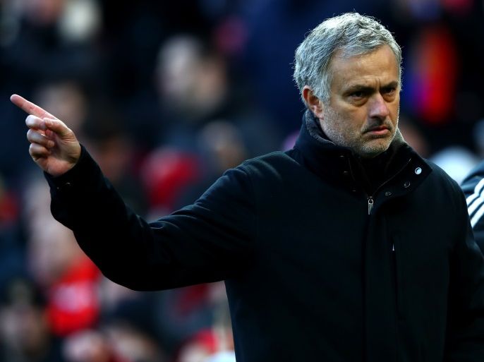 MANCHESTER, ENGLAND - FEBRUARY 25: Jose Mourinho, Manager of Manchester United tells the players to applaud the fans during the Premier League match between Manchester United and Chelsea at Old Trafford on February 25, 2018 in Manchester, England. (Photo by Clive Brunskill/Getty Images)