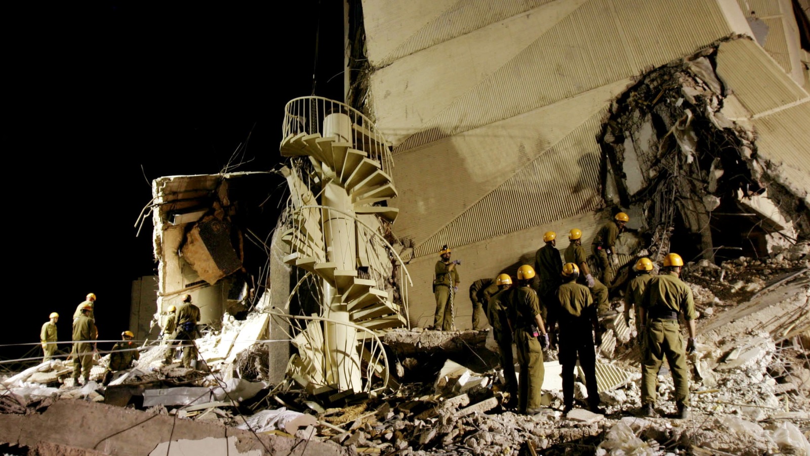 تفجير فندق هيلتون طابا 2004 (رويترز)