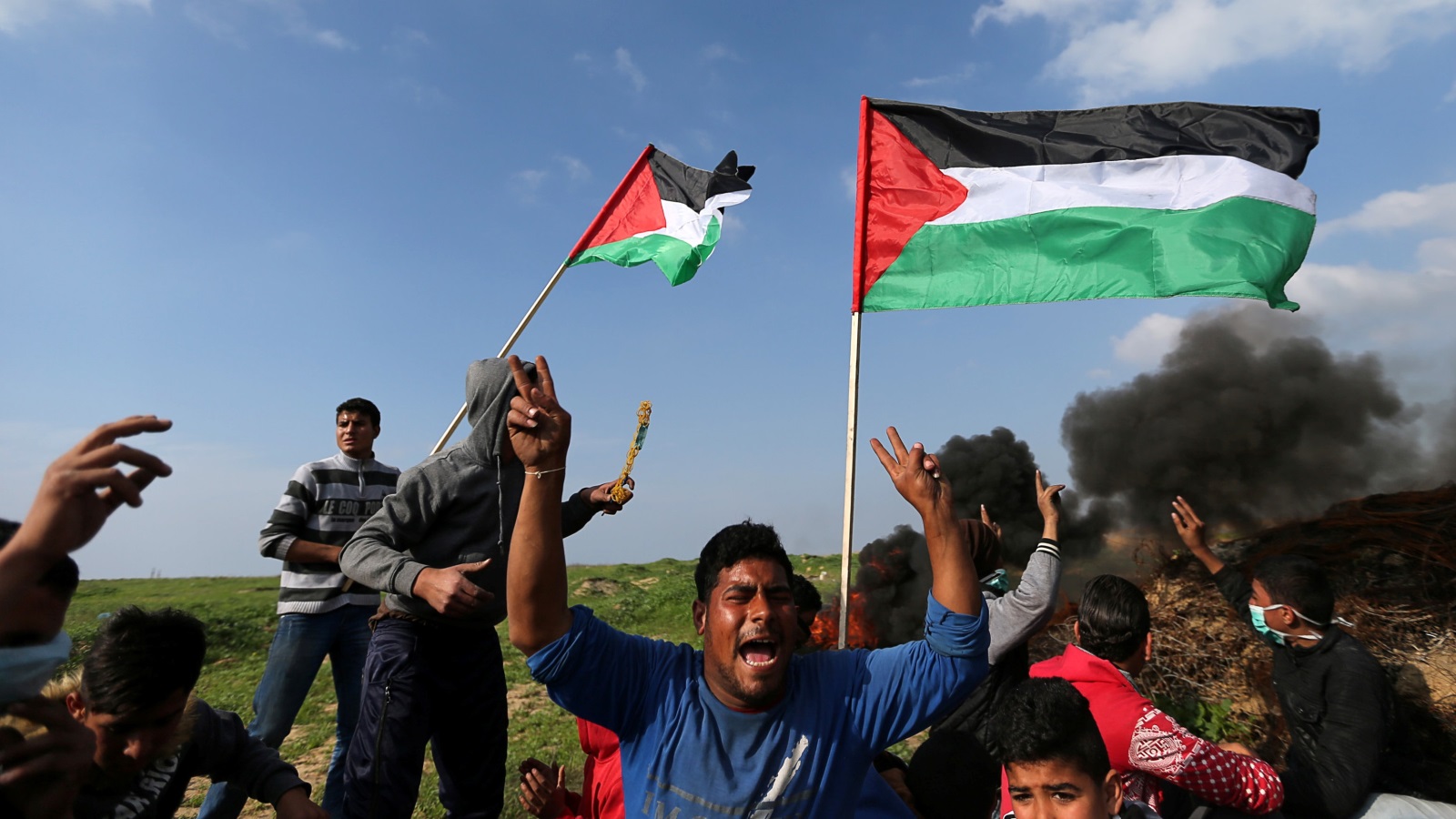 مسيرة قرب معبر بيت حانون شمالي قطاع غزة (رويترز)